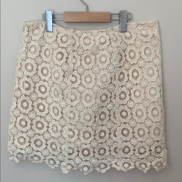 Lace skirt - Picture 1 of 3